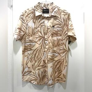NWT O’Neill TRVLR Series Men’s button down.